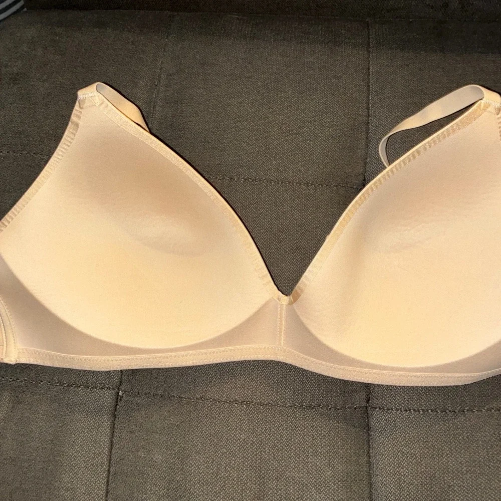 SKIMS Fits Everybody T-Shirt Bra Women 40C Ochre Tan Seamless Lined Underwire